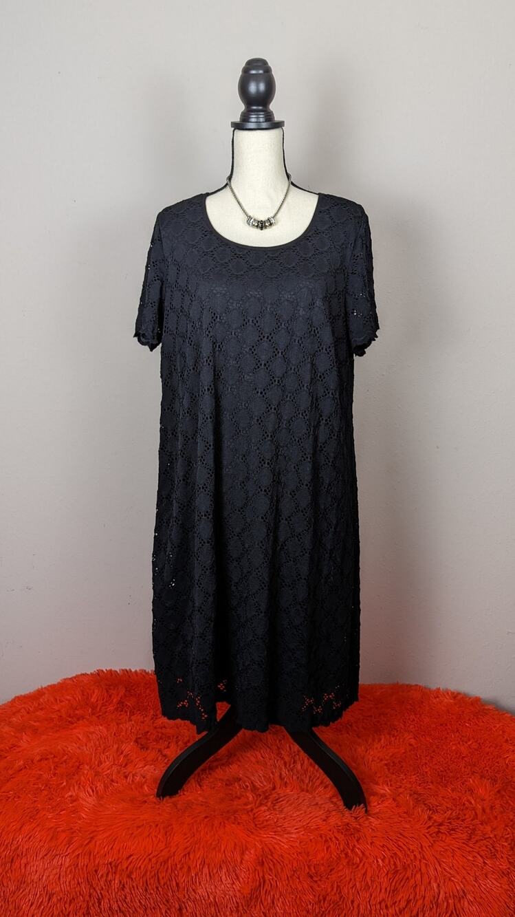 Ronni Nicole Women's Plus Black Round Neck Short Sleeve Lined Eyelet Dress 1X